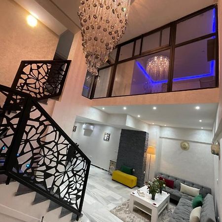 Appartement En Duplex Avec 3 Chambres Haut Standing Gueliz Marrakech Marrakesh Exteriör bild